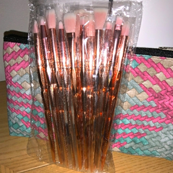 NEW High End Makeup Bundle!!!💄 - Picture 3 of 9